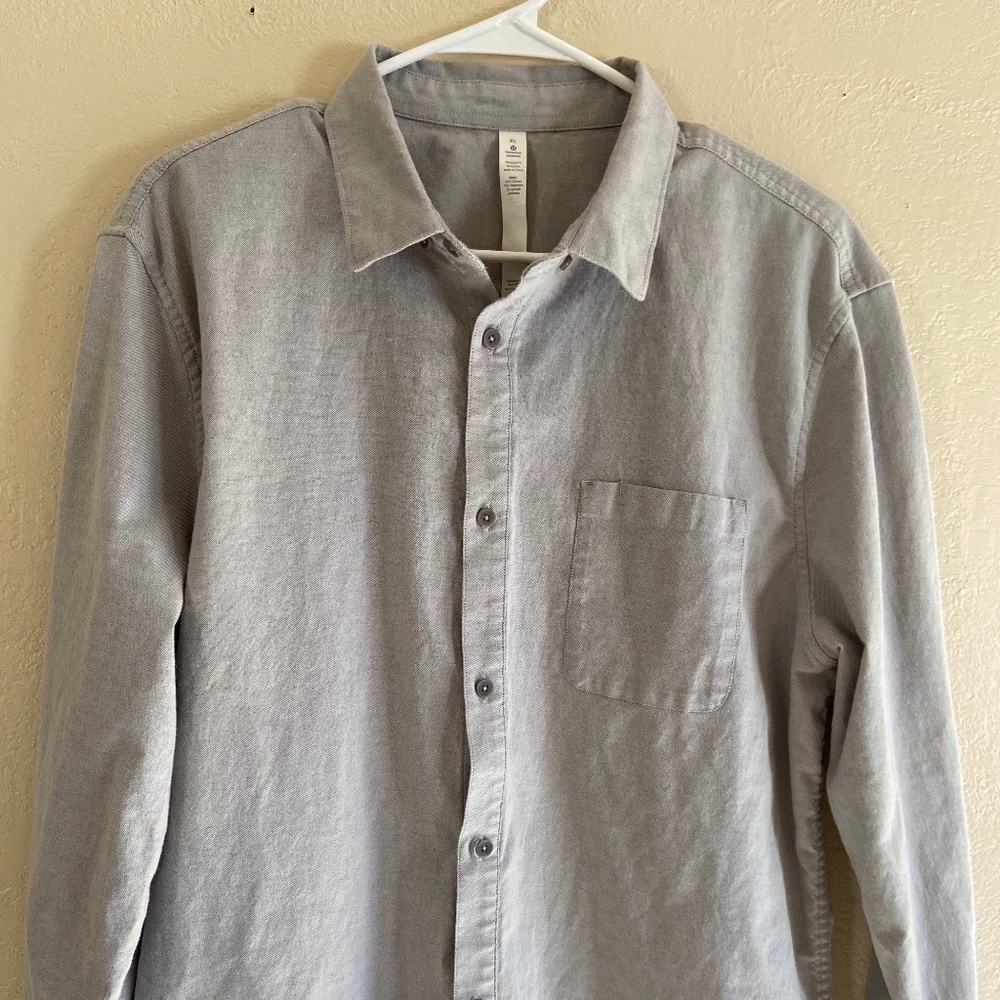 Lululemon button up Size: XL